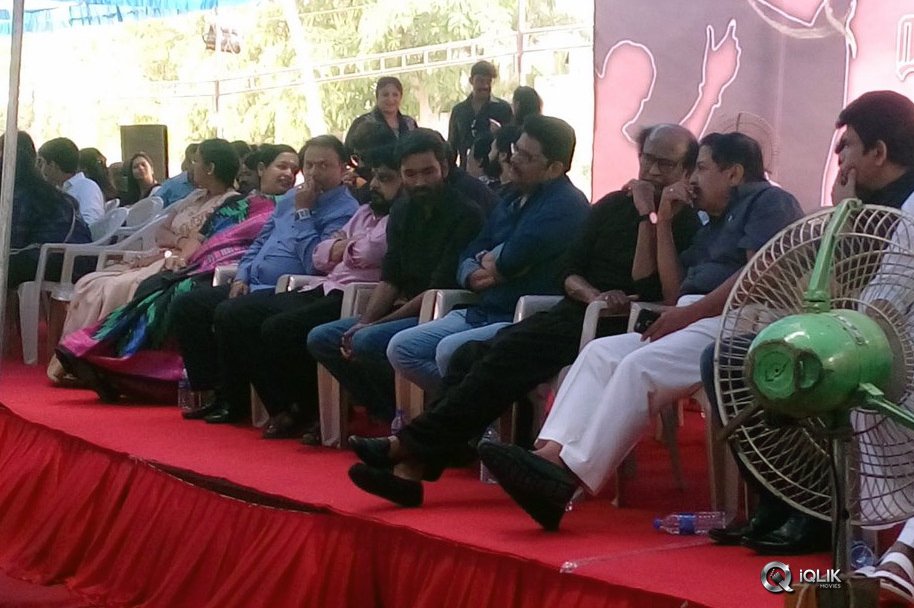 Tamil-Actors-Protest-For-Jallikattu